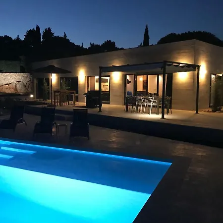 Pietra Villa Selca (Brac)
