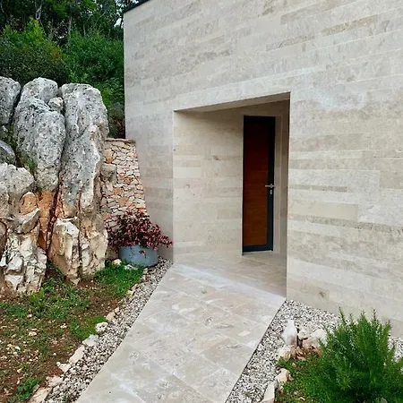 Villa Pietra *