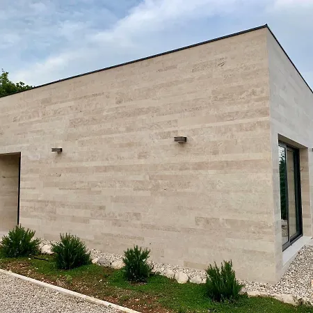 Villa Pietra *